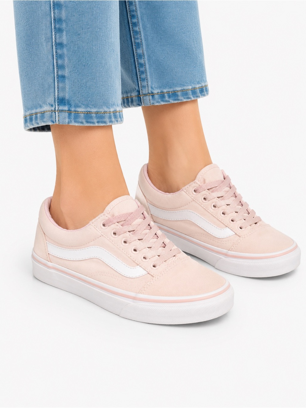 Vans Size 7.5 Women’s Classic Low-Top Lace-Up Sneakers in Blush Pink